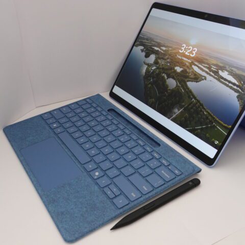 Laptop 14 inch (exemplu)